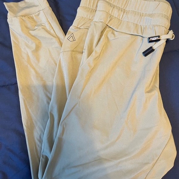 Arro athletics jogger - Picture 2 of 2